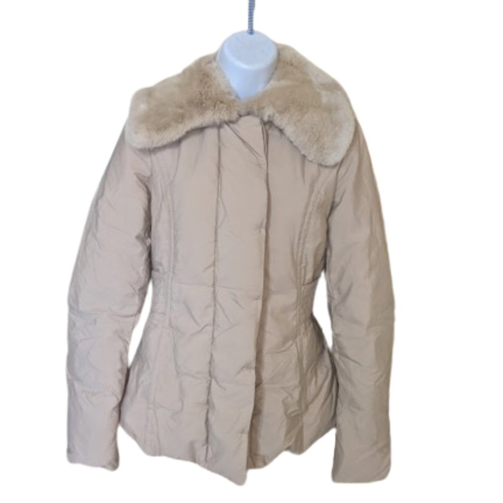 HUGO BOSS Beige Coat with Faux SUPER SOFT  Fur Collar Size 2  (Flaw)
